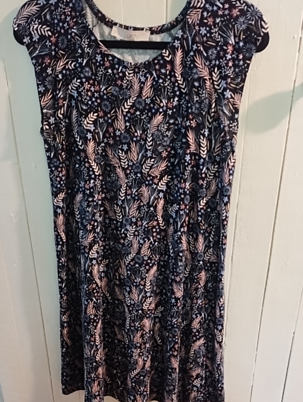 LOFT Navy Midi Dress with Blush & Light Blue Floral Print XS. VGC.